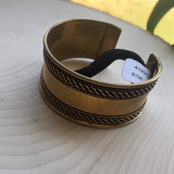 NWT Free People Engraved Bun Cuff Gold - Picture 5 of 8